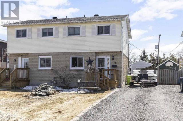 7 Atwater St, House semidetached with 3 bedrooms, 2 bathrooms and null parking in Sault Ste. Marie ON | Card Image