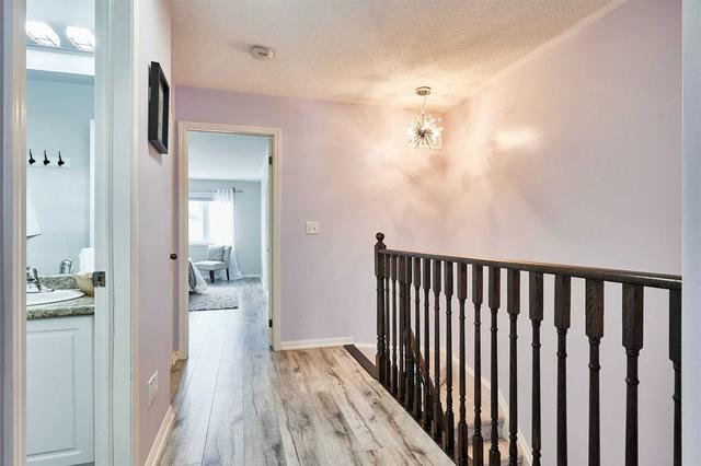 37 Dykstra Lane, Townhouse with 3 bedrooms, 3 bathrooms and 2 parking in Clarington ON | Image 5