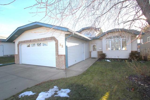 25 Kingston Drive, House detached with 4 bedrooms, 3 bathrooms and 2 parking in Red Deer AB | Image 2