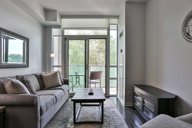 303 - 3391 Bloor St W, Condo with 1 bedrooms, 1 bathrooms and 1 parking in Toronto ON | Image 2