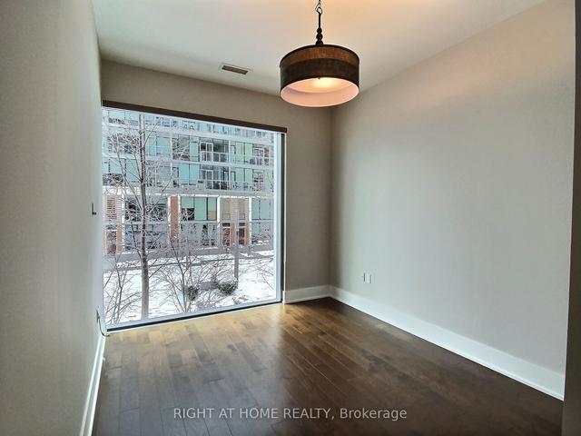 th122 - 39 Queens Quay E, Townhouse with 2 bedrooms, 3 bathrooms and 1 parking in Toronto ON | Image 15