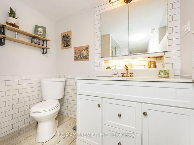337 Saint Johns Rd, House semidetached with 3 bedrooms, 2 bathrooms and 2 parking in Toronto ON | Image 26