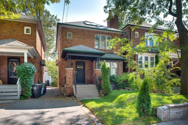 35 Cranbrooke Ave, House detached with 3 bedrooms, 3 bathrooms and 3 parking in Toronto ON | Image 12