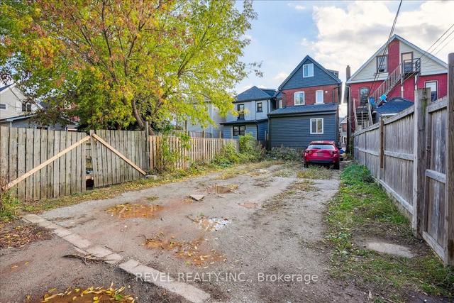 523 Cannon St E, House detached with 4 bedrooms, 4 bathrooms and 2 parking in Hamilton ON | Image 31