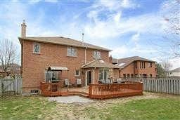 81 Stratton Cres, House detached with 4 bedrooms, 3 bathrooms and 2 parking in Whitby ON | Image 9