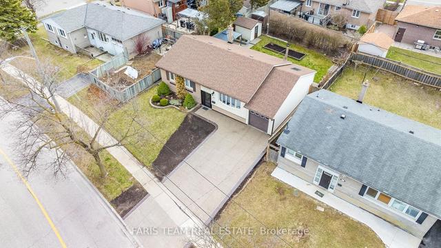 213 Jeffcoat Dr, House detached with 2 bedrooms, 2 bathrooms and 5 parking in Toronto ON | Image 12