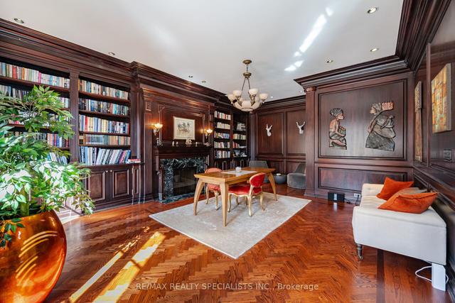 11 High Point Rd, House detached with 9 bedrooms, 14 bathrooms and 26 parking in Toronto ON | Image 8