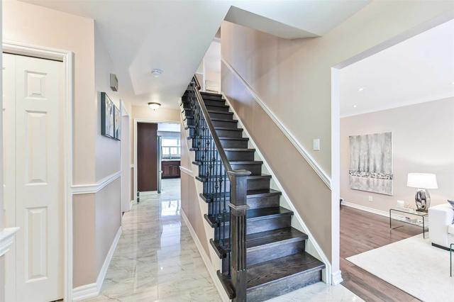 90 Hill Cres, House detached with 4 bedrooms, 4 bathrooms and 7 parking in Toronto ON | Image 12