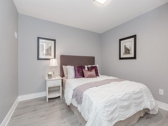 Upper - 29 Bernice Cres, House detached with 3 bedrooms, 1 bathrooms and 1 parking in Toronto ON | Image 10