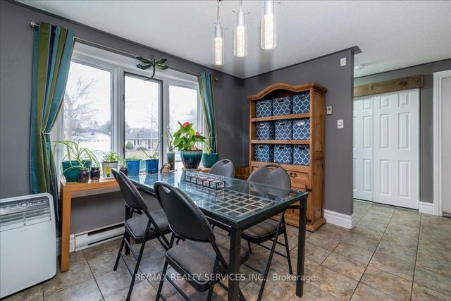 8 Wells Cres, House detached with 3 bedrooms, 2 bathrooms and 4 parking in Barrie ON | Image 7