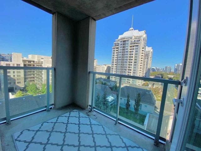 802 - 17 Barberry Pl, Condo with 2 bedrooms, 2 bathrooms and 1 parking in Toronto ON | Image 6