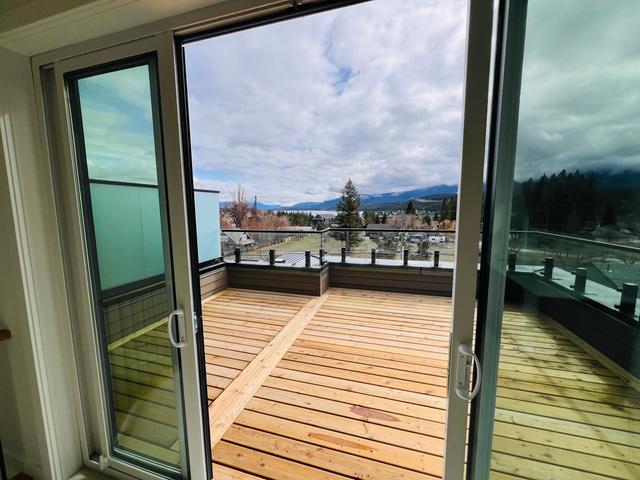 301 - 514 14th Street, House attached with 2 bedrooms, 3 bathrooms and 3 parking in Invermere BC | Image 39