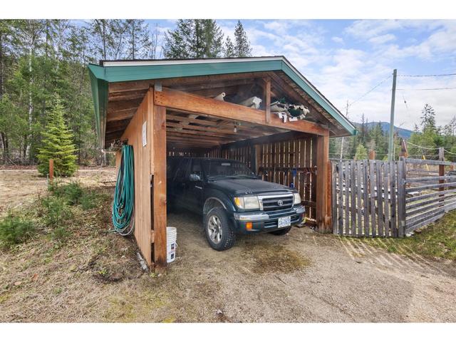 2550 Pass Creek Road, House detached with 3 bedrooms, 2 bathrooms and null parking in Central Kootenay I BC | Image 35
