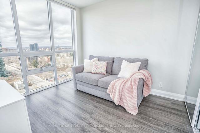 1706 - 15 Lynch St, Condo with 2 bedrooms, 2 bathrooms and 2 parking in Brampton ON | Image 10