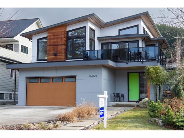 40276 Aristotle Drive, House detached with 4 bedrooms, 3 bathrooms and 4 parking in Squamish BC | Card Image