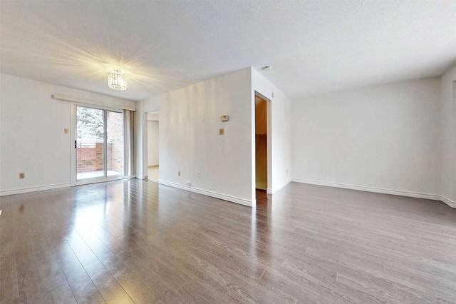 27 Poets Walkway, Townhouse with 3 bedrooms, 2 bathrooms and 1 parking in Toronto ON | Image 8