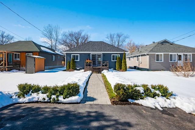 1174 Alfred St, House detached with 3 bedrooms, 2 bathrooms and 3 parking in Innisfil ON | Image 1