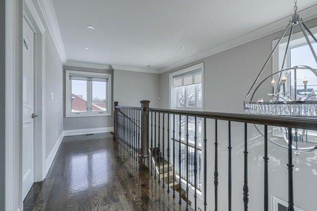 32 Glenbrook Ave, House detached with 3 bedrooms, 4 bathrooms and 5 parking in Toronto ON | Image 11