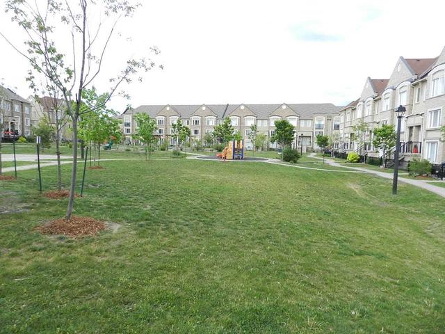 2 - 3115 Boxford Cres, Townhouse with 2 bedrooms, 2 bathrooms and 2 parking in Mississauga ON | Image 4