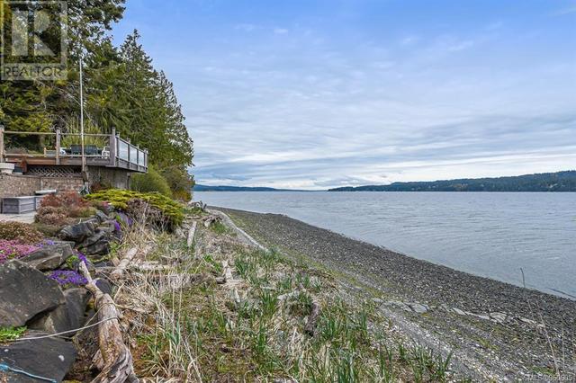 7602 Ships Point Rd, House detached with 3 bedrooms, 3 bathrooms and 6 parking in Comox Valley A BC | Image 24
