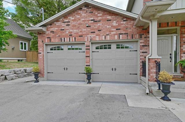 806 Old York Rd, House detached with 4 bedrooms, 4 bathrooms and 10 parking in Burlington ON | Image 34