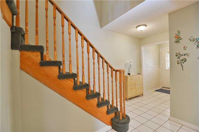 8 Tina Crt, House detached with 4 bedrooms, 3 bathrooms and 6 parking in Brampton ON | Image 3