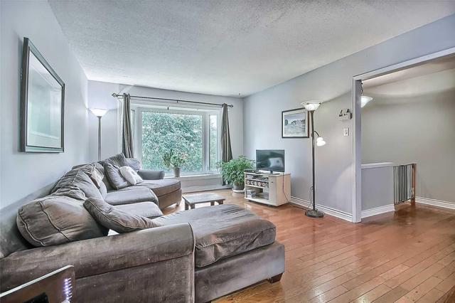 21 Pegg's Cres, House detached with 3 bedrooms, 2 bathrooms and 4 parking in East Gwillimbury ON | Image 3