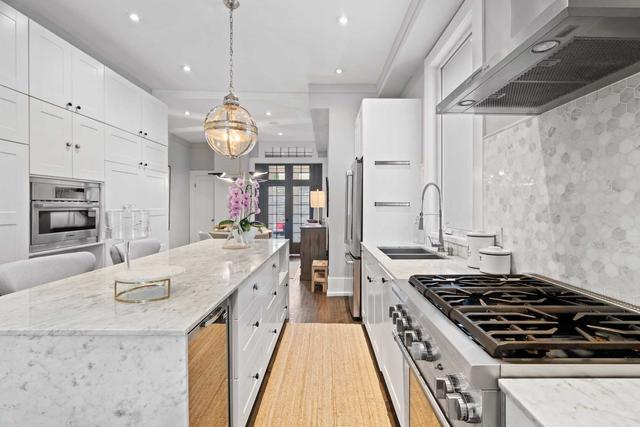 340 Carlton St, House semidetached with 4 bedrooms, 3 bathrooms and 1 parking in Toronto ON | Image 4
