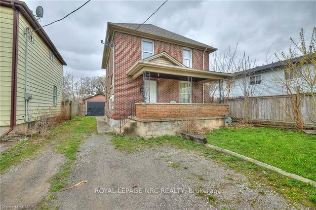 45 Pine St N, House detached with 3 bedrooms, 2 bathrooms and 3 parking in Thorold ON | Image 12