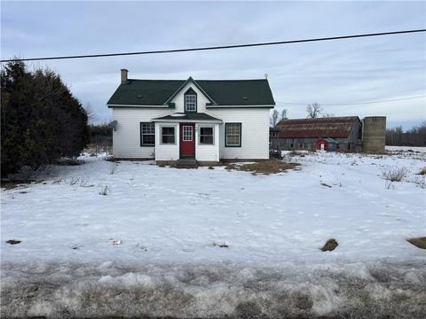 940 County Road 42 Road, House detached with 3 bedrooms, 2 bathrooms and 10 parking in Athens ON | Card Image