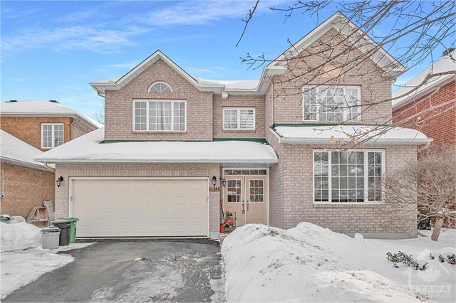 1932 Montclair Avenue, House detached with 6 bedrooms, 4 bathrooms and 5 parking in Ottawa ON | Image 2