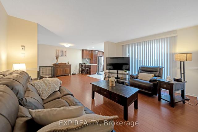 331 - 3055 Tomken Rd, Townhouse with 2 bedrooms, 1 bathrooms and 1 parking in Mississauga ON | Image 2
