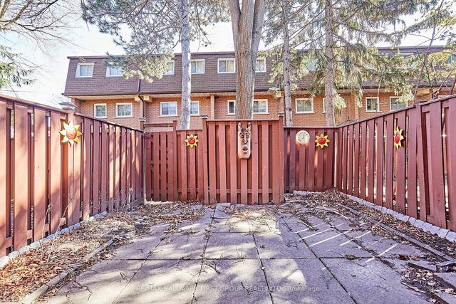 11 - 152 Homestead Rd, Townhouse with 3 bedrooms, 2 bathrooms and 2 parking in Toronto ON | Image 26