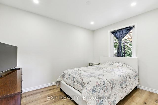 36 Twenty Fourth St, House detached with 3 bedrooms, 2 bathrooms and 2 parking in Toronto ON | Image 9