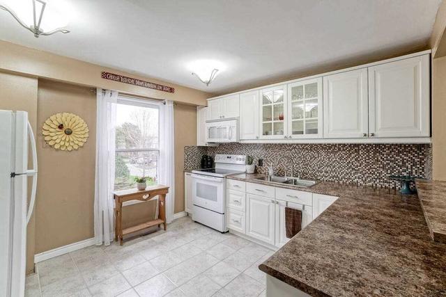 120 - 2440 Bromsgrove Rd, Townhouse with 3 bedrooms, 2 bathrooms and 2 parking in Mississauga ON | Image 3