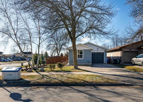 73 Leacock Ave, House detached with 4 bedrooms, 2 bathrooms and 5 parking in Guelph ON | Card Image