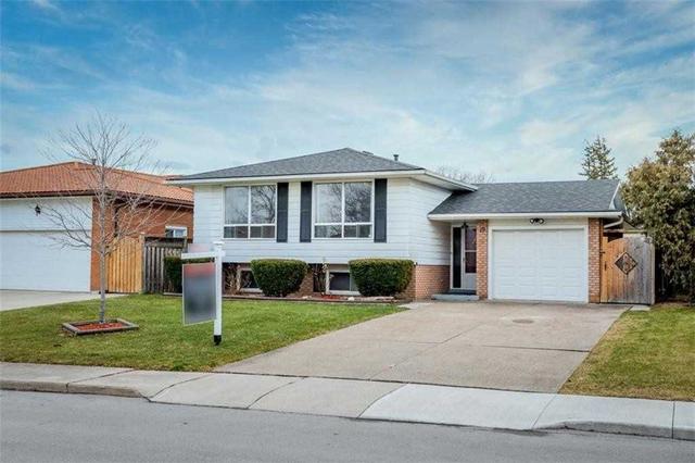 19 Rouge Hill Crt, House detached with 3 bedrooms, 2 bathrooms and 5 parking in Hamilton ON | Image 1