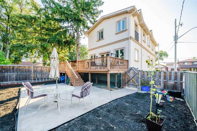 504 Cosburn Ave, House detached with 4 bedrooms, 3 bathrooms and 2 parking in Toronto ON | Image 29