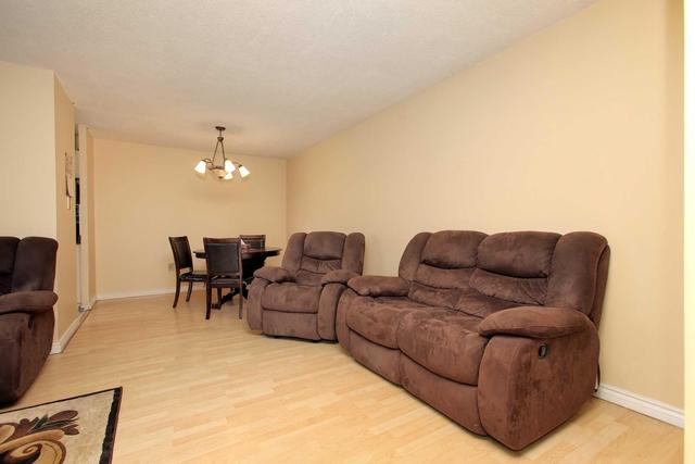 906 - 21 Knightsbridge Rd, Condo with 2 bedrooms, 1 bathrooms and 1 parking in Brampton ON | Image 7
