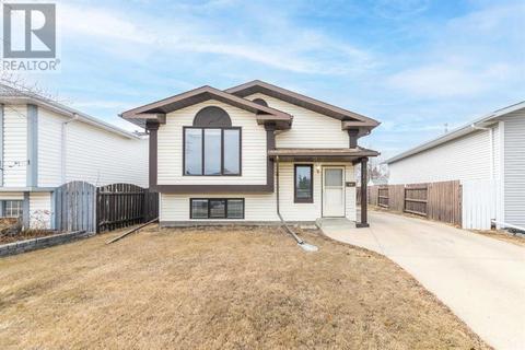 2804 57a Avenue, House detached with 4 bedrooms, 2 bathrooms and 2 parking in Lloydminster (Part) AB | Card Image