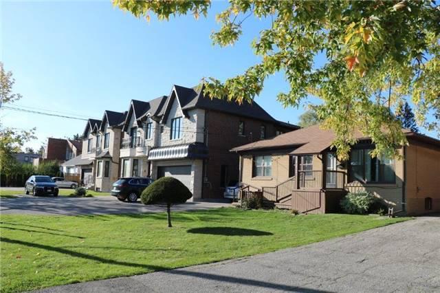 372 Drewry Ave, House detached with 3 bedrooms, 1 bathrooms and 4 parking in Toronto ON | Image 2