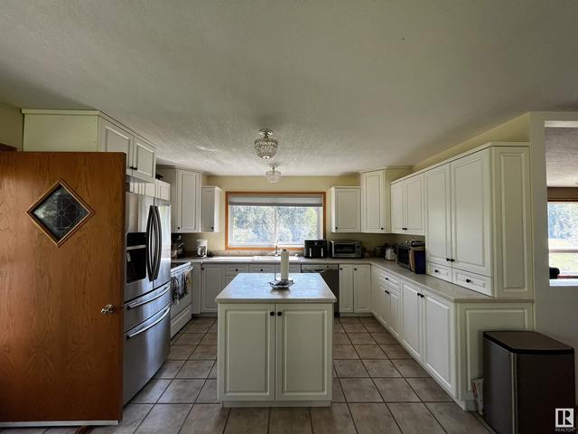 19029 Township Road 530a, House detached with 5 bedrooms, 3 bathrooms and null parking in Yellowhead County AB | Image 2