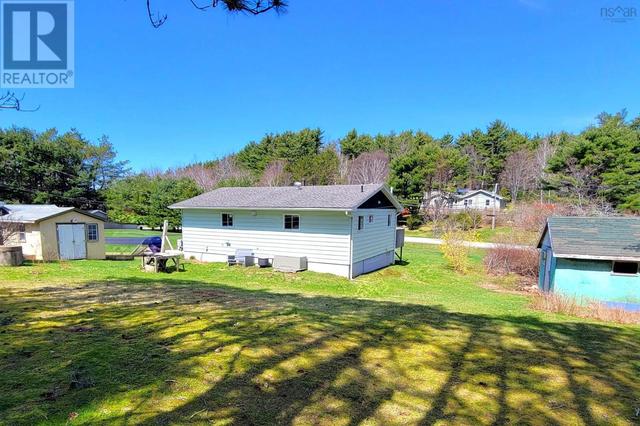1227 Oakland Road, House detached with 2 bedrooms, 1 bathrooms and null parking in Lunenburg MD NS | Image 10