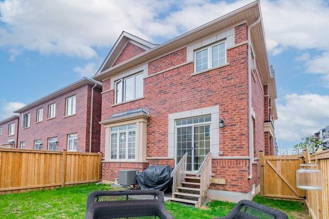97 Huguenot Rd, House attached with 4 bedrooms, 4 bathrooms and 2 parking in Oakville ON | Image 10