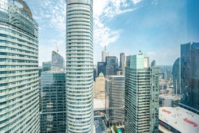 5502 - 10 York St, Condo with 1 bedrooms, 2 bathrooms and 0 parking in Toronto ON | Image 19