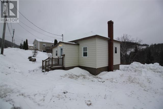 100 Bayview Heights, House detached with 2 bedrooms, 1 bathrooms and null parking in Corner Brook NL | Image 2
