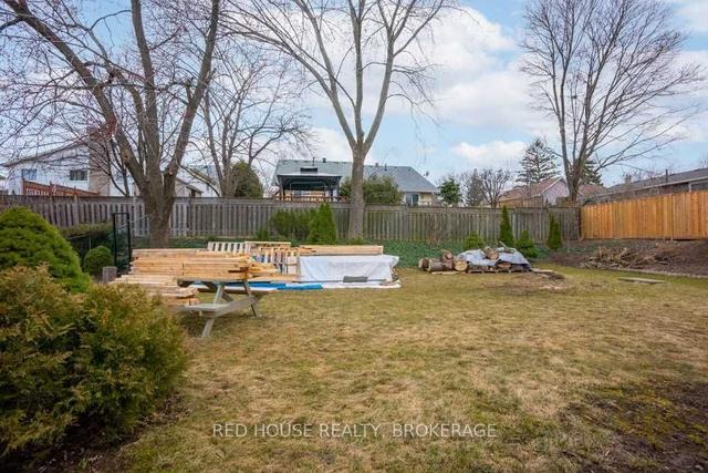 3204 Martins Pine Crt, House detached with 3 bedrooms, 2 bathrooms and 4 parking in Mississauga ON | Image 23