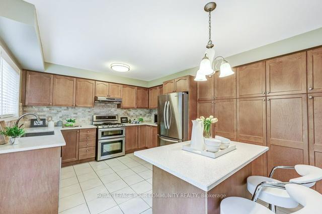 38 Vipond Rd, House detached with 4 bedrooms, 3 bathrooms and 4 parking in Whitby ON | Image 36