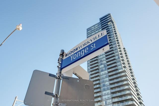 703 - 8 Scollard St, Condo with 2 bedrooms, 2 bathrooms and 1 parking in Toronto ON | Image 10