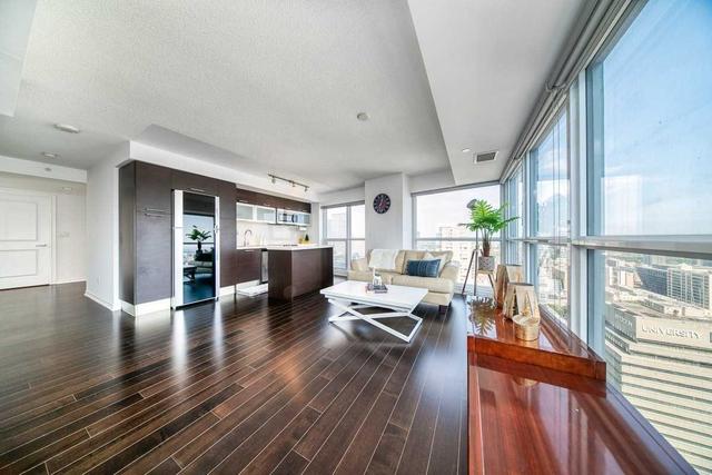 2707 - 386 Yonge St, Condo with 3 bedrooms, 2 bathrooms and 1 parking in Toronto ON | Image 18
